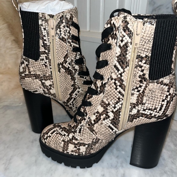 New! Steve Madden Latch Lace-Up Hiker Booties in Tan Snake Various sizes - Picture 7 of 9